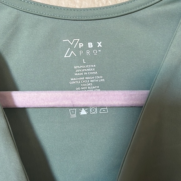 Sport Bra Size L - Picture 2 of 4